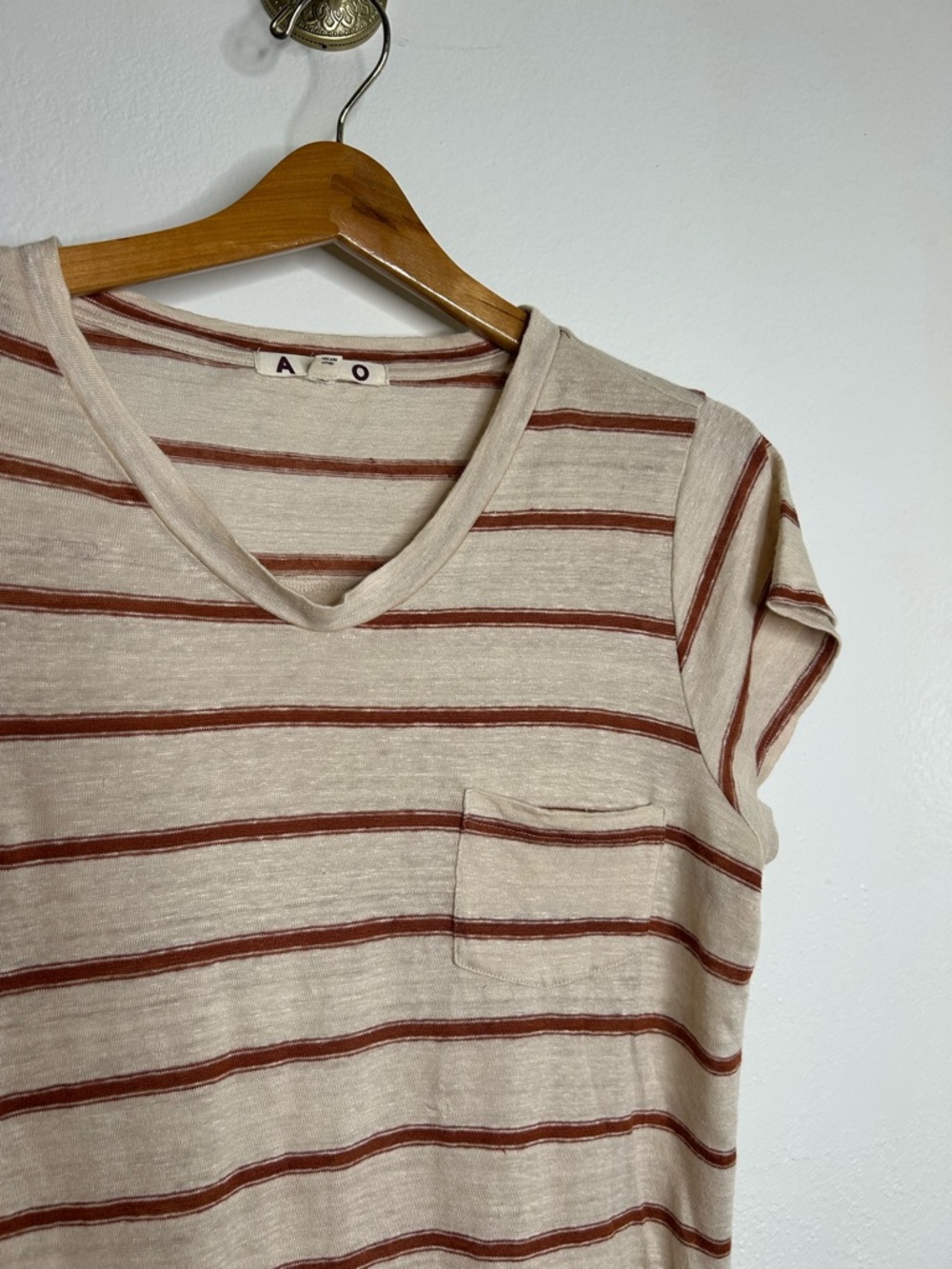 AMO Neutral Striped Lightweight V - Neck T - Shirt Size Small - Picture 7 of 15